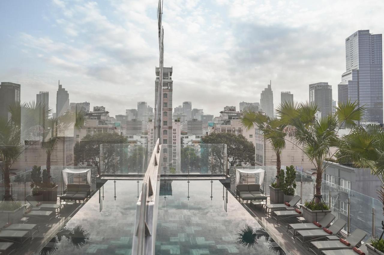 מלון הו צ'י מין סיטי La Siesta Premium Saigon מראה חיצוני תמונה View from the rooftop pool